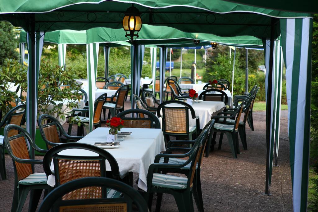 Parkhotel Goldlinde Bodenwerder Exterior photo