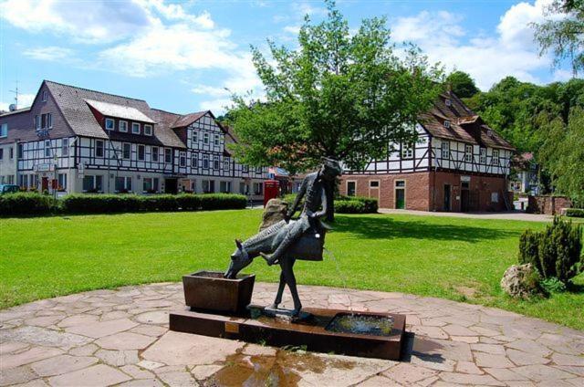 Parkhotel Goldlinde Bodenwerder Exterior photo